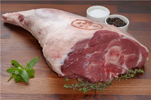 Spring lamb leg (bone in)